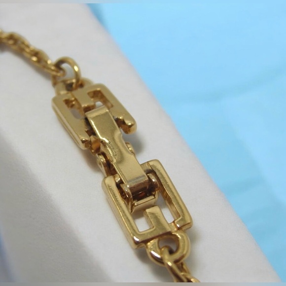 GIVENCHY Vintage Signature G with Bow Pendant Necklace ✨🤩 - Picture 15 of 15